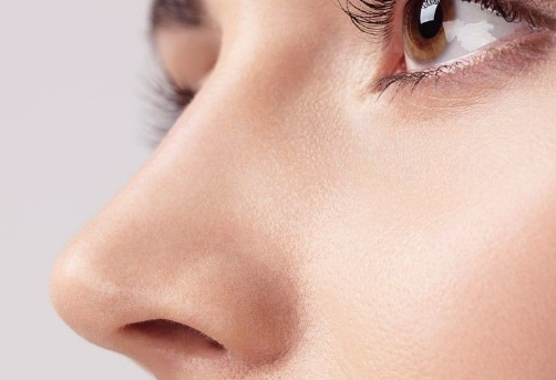 驼峰鼻矫正大概多少钱